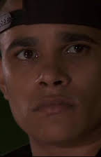 Jonathan McDaniel como Sam