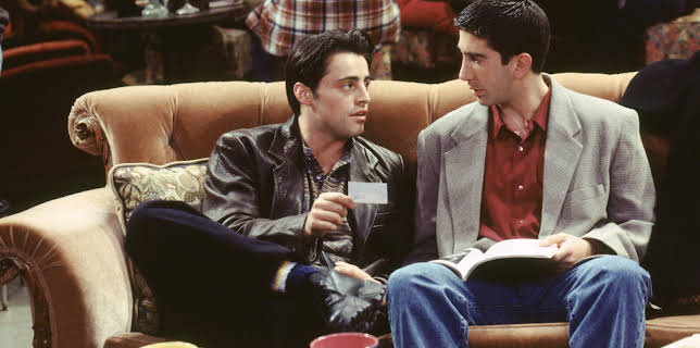 23:55: Vänner (S1 E12) (S1) | TV3 | 1/26 2026