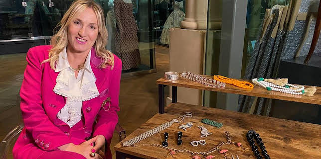 12:15 PM: Bargain Hunt (S67) | BBC Two | 2/17 2026