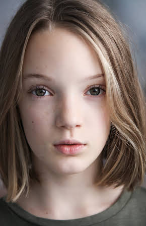 Raffiella Chapman as 