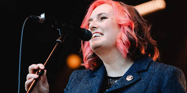 7:25 PM: Skipinnish Aig A' Chaisteal | BBC Alba | 11/8 2025