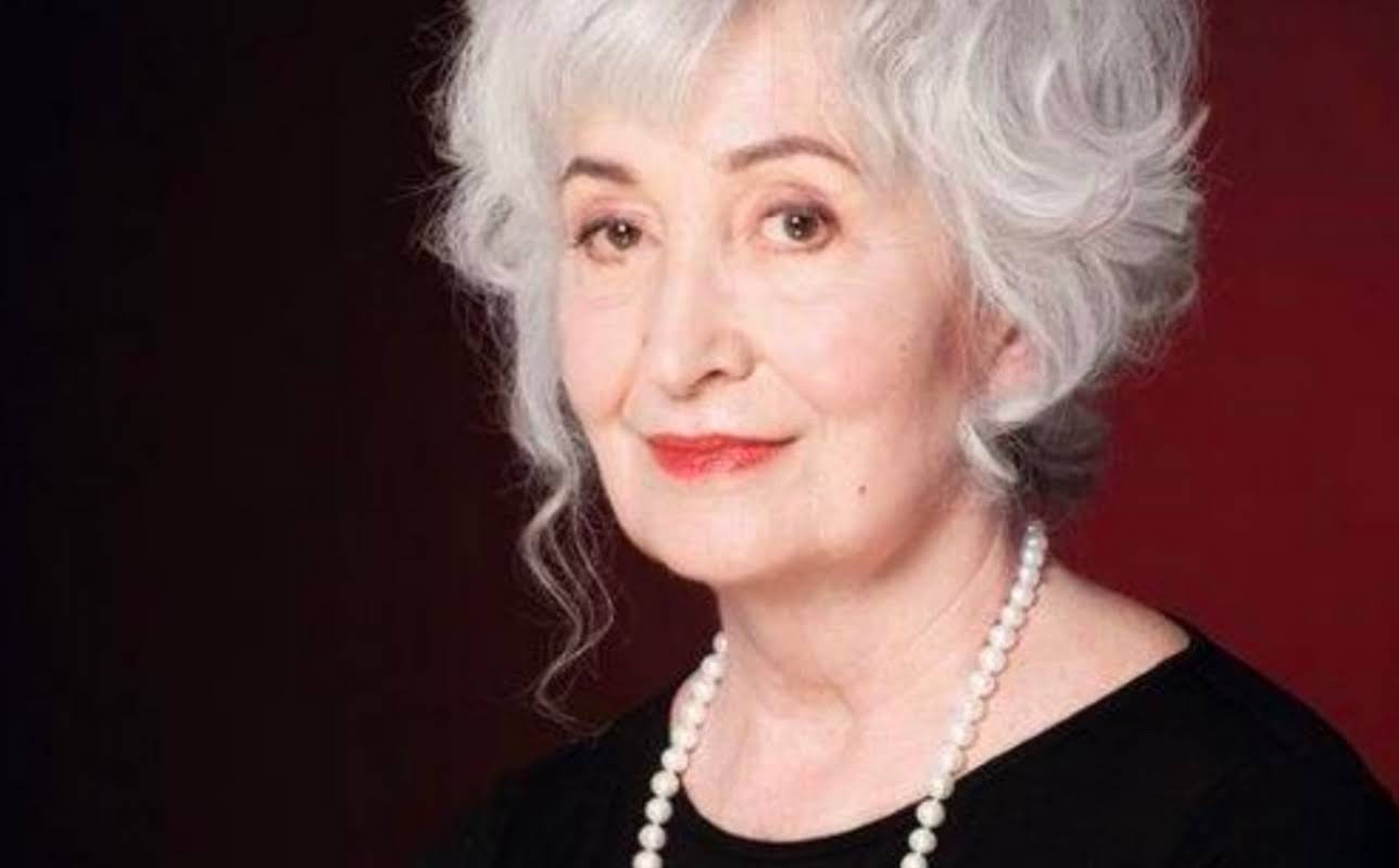 Jennifer Rhodes