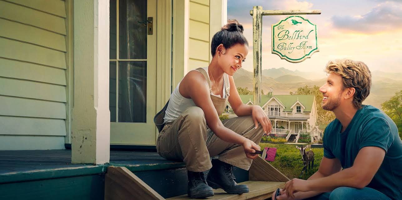 Falling Inn Love (2019)