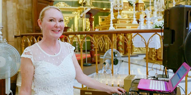 9:00 AM: Bargain-Loving Brits in the Sun (S9 E32) (S9) | 5 Star | 11/24 2025