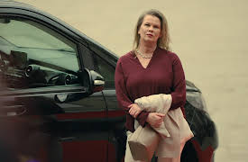 Ambassadören: 6. Bara en bunt papper