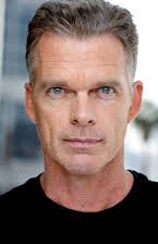 Josh Coxx como Giles 
  
  
  (as Josh Cox)