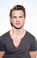 Freddie Stroma som 