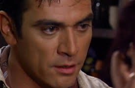 Mariana de la Noche season-1: Mariana de la Noche Capítulo 17