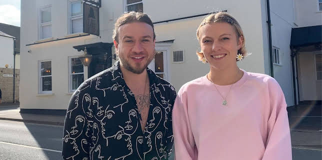 5:15 PM: Four in a Bed | More 4 | 11/24 2025