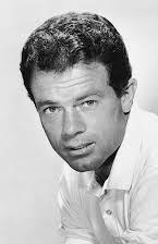 Jack Ging como Beau 
  
  
  (archive footage)