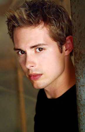 Daniel Kountz as 