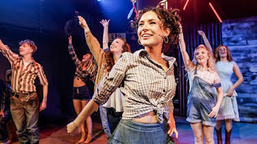 5:35 PM: Stage Stars (S1) | CBBC | 3/31 2026