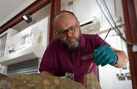 Secrets of Britain's Historic Houses and Gardens: Sissinghurst Castle & Bateman's