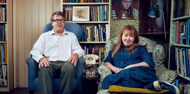 9:00 PM: Gogglebox | E4 | 12/4 2025