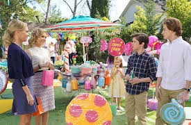 American Housewife: 21. The Club