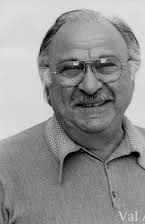 Val Avery as Steve, Horseshoe Bartender'