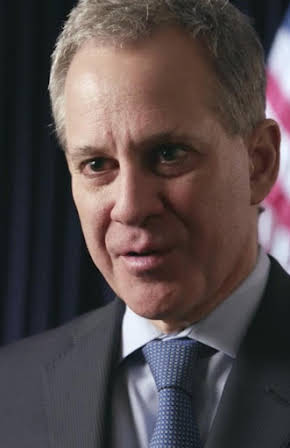 Eric Schneiderman as 