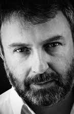 Nigel O'Neill som Mr. Deben