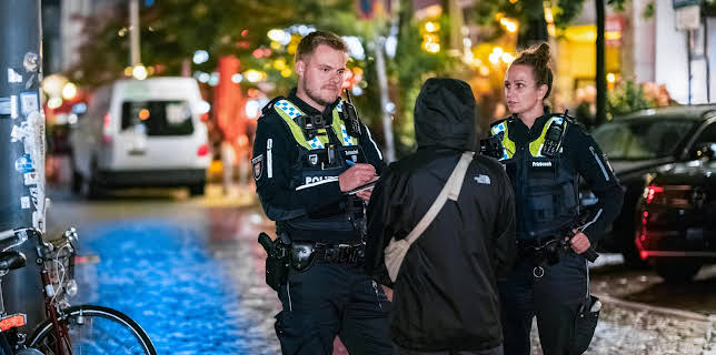 21:00: Nachtstreife | Radio Bremen | 2/18 2026