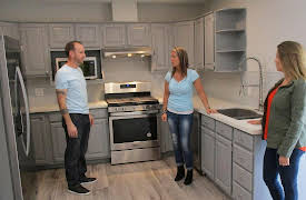 House Hunters: Volume 7, Season 162: Vacation Home Battle in Arizona