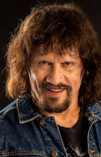 James Short som Allen