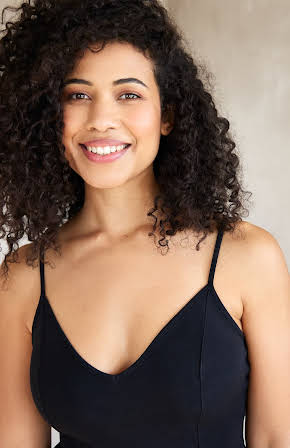 Liza Scholtz as 