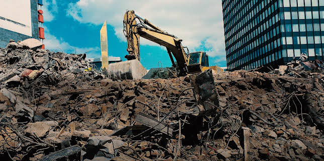 9:00 PM: Incredible Engineering Blunders: Fixed (S1 E1) (S1) | Discovery Science | 11/11 2025