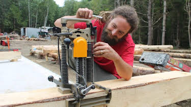 12:00 PM: Building Off The Grid (S1) | Discovery Channel | 10/7 2026