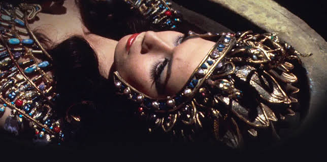 Blood from the Mummy's Tomb (1972)