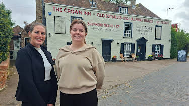 5:00 PM: Four in a Bed | Channel 4 | 3/30 2026