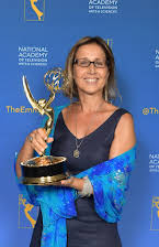 Lorena Luciano som Director