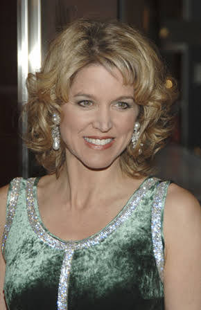 Paula Zahn as 
