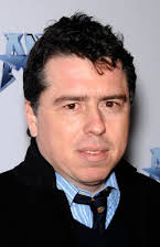 Sacha Gervasi som Director