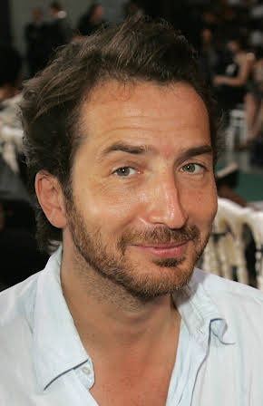 Edouard Baer as Alex 
  
  
  (voice)