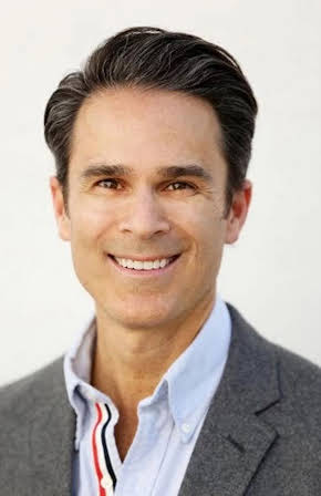 Gary Janetti as 
