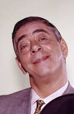 Robert Strauss como Ben Stokes