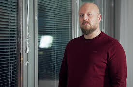 Most Wanted: Teen Hacker, Season 1: Emergency Landing