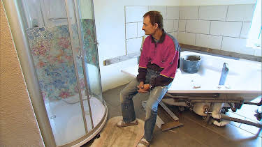 11:55: Die Schnäppchenhäuser - Jeder Cent zählt (S6 E25) (S6) | RTL 2 | 4/15 2026