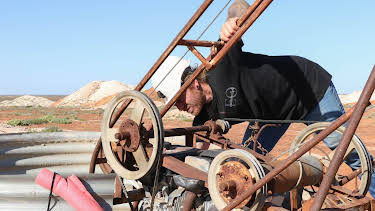 22:05: Outback Opal Hunters (S7 E16) (S7) | Discovery Channel | 5/9 2026