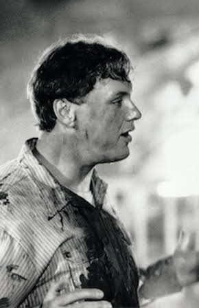 Rick Ducommun as Henry