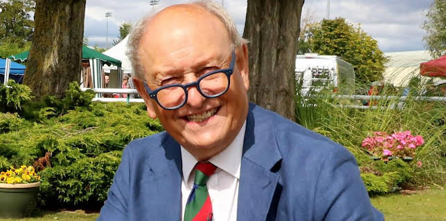 12:00 PM: Bargain Hunt (S67) | BBC One | 1/25 2026