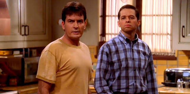 21:30: Two and a Half Men (S1 E20) (S1) | Kanal 9 | 12/23 2025