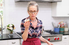 Zoe Bakes, Season 1: Buzzworthy Bakes