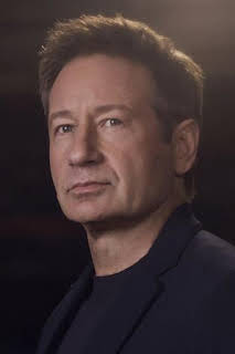 22:30: Expedientes desclasificados con David Duchovny: Secretos de los cielos | Discovery Max | 10/7 2026