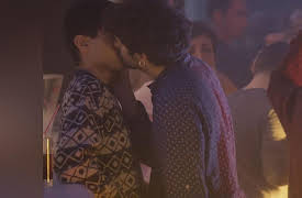 Woke (Les Engagés): Kissing