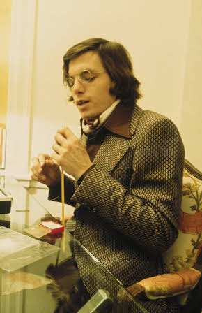 Patrick McDermott as Chemist