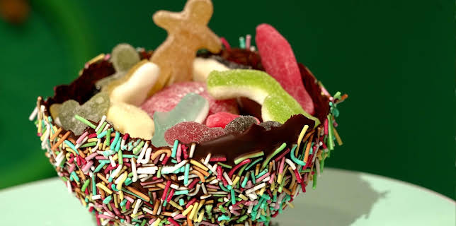 10:20: Gjør det sjøl - baking: Sjokoladeskål | NRK Super | 1/13 2026