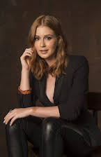 Marina Ruy Barbosa as 