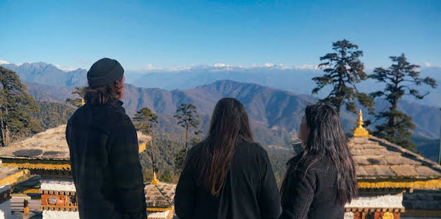 11:05: Anne og Anders i Bhutan: Trusselen fra verdens tak | NRK 2 | 12/18 2025