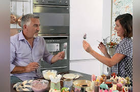 Paul Hollywoods Pies & Puds: Paul's Cream Tea Pudding